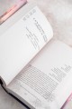 Чудовище в саду прекрасных цветов
