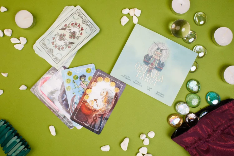 Ostara Tarot. Таро Остары (78 карт и руководство для гадания в подарочном оформлении)